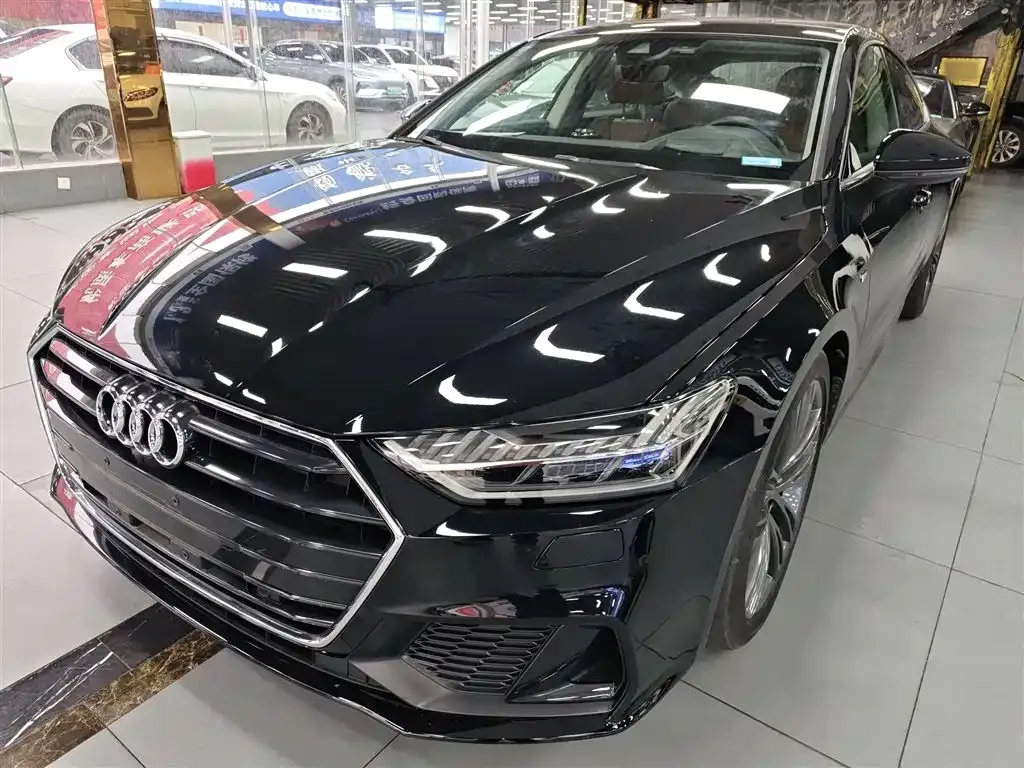 Audi A7 — фото 1