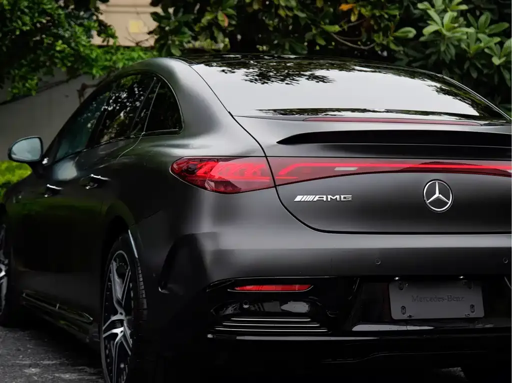 Mercedes-Benz EQE AMG — фото 6