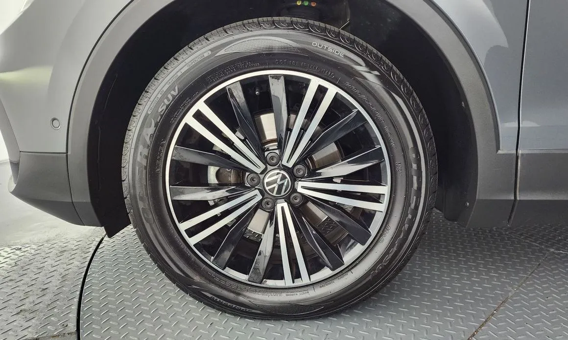 Volkswagen Tiguan — фото 10