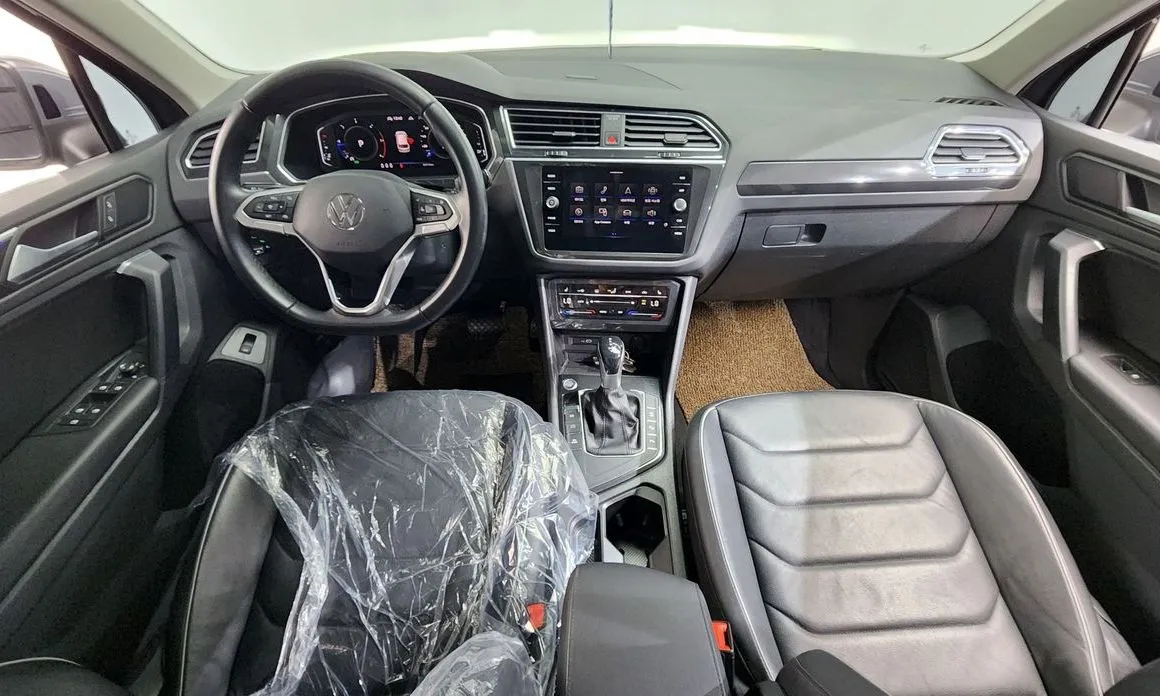 Volkswagen Tiguan — фото 4