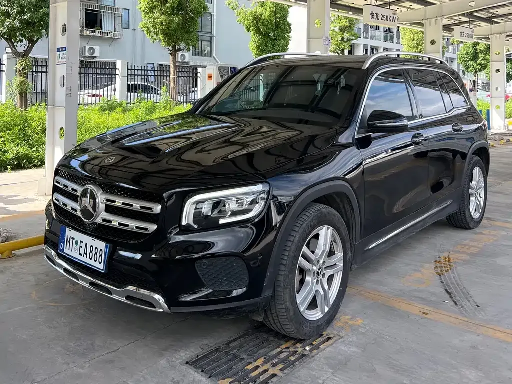 Mercedes-Benz GLB — фото 1
