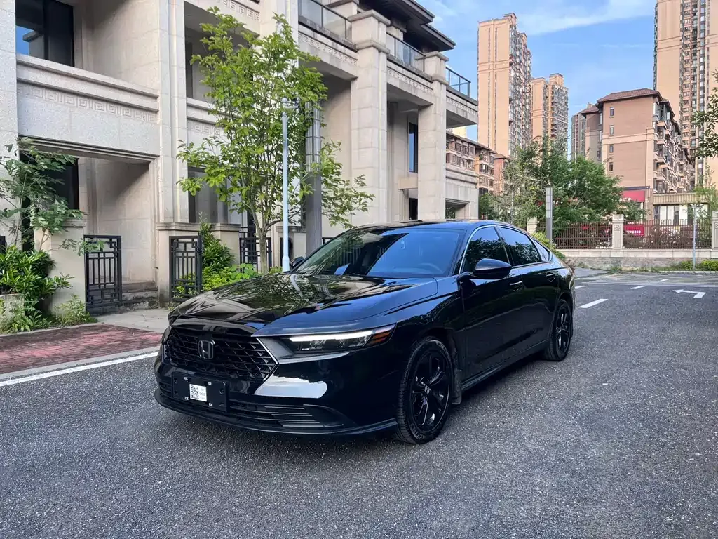 Honda Accord — фото 1