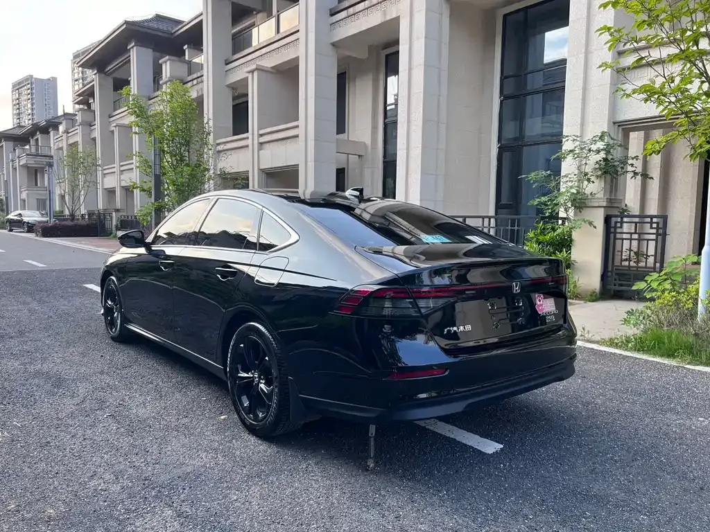 Honda Accord — фото 7