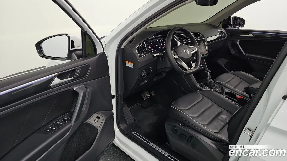 Volkswagen Tiguan — фото 7