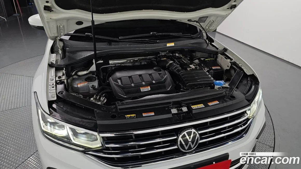 Volkswagen Tiguan — фото 6