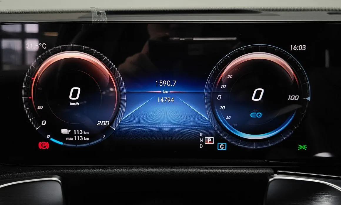 Mercedes-Benz EQB — фото 10