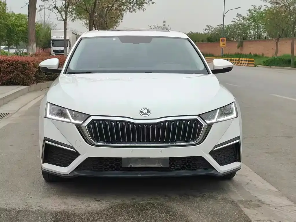 Skoda Octavia — фото 6