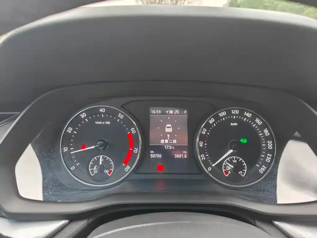 Skoda Octavia — фото 4