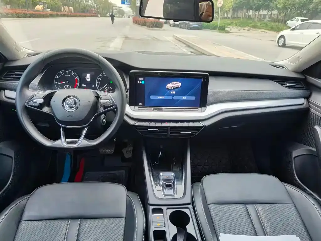 Skoda Octavia — фото 9