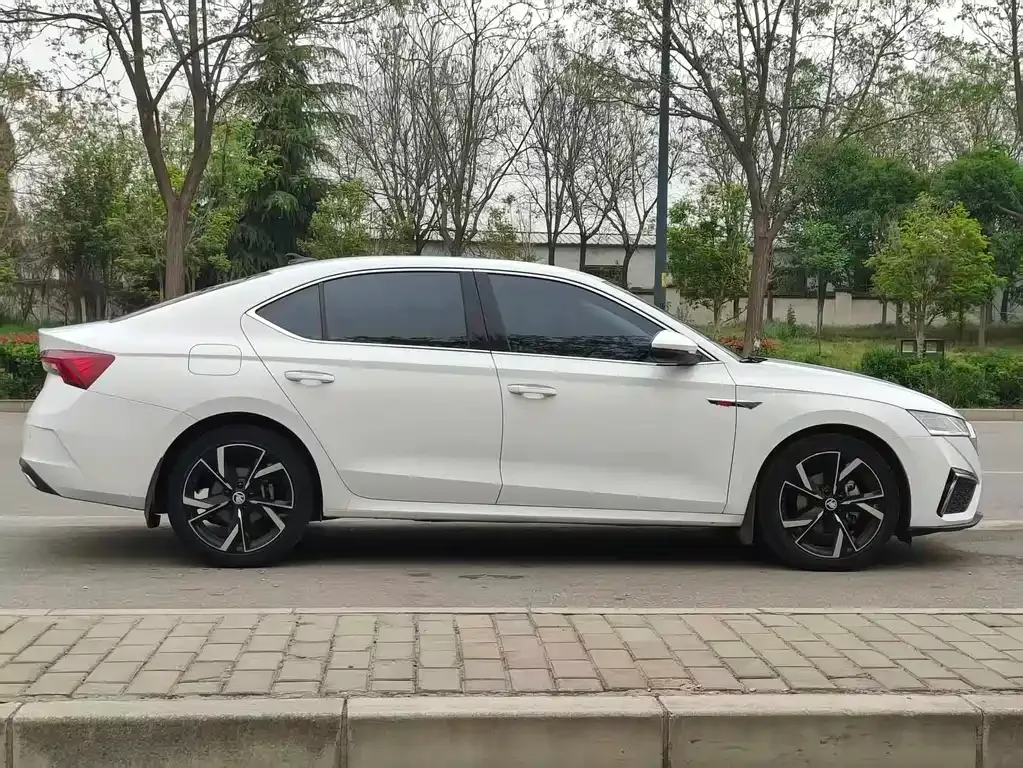 Skoda Octavia — фото 10