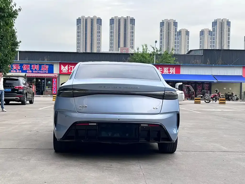 BYD Seal — фото 3