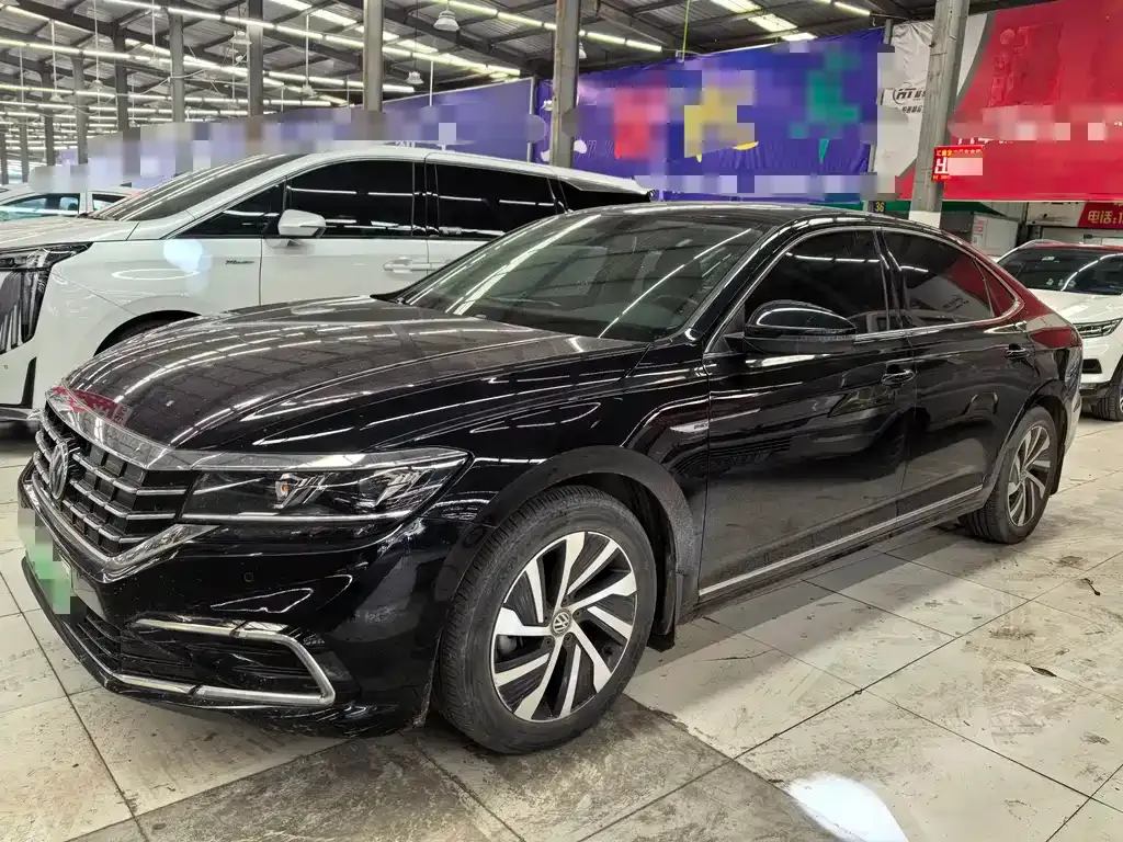 Volkswagen Passat New Energy — фото 1