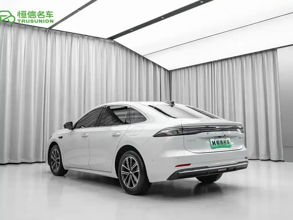 Geely Galaxy A7 — фото 5