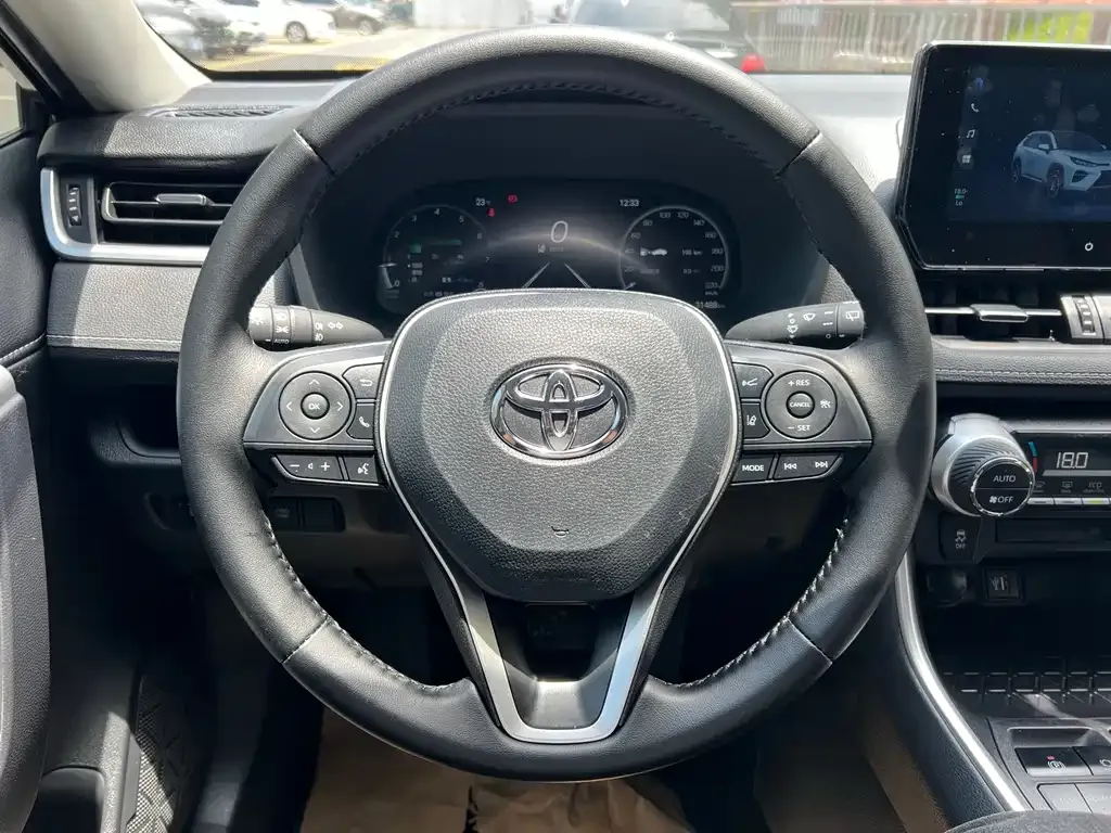 Toyota Wildlander — фото 9