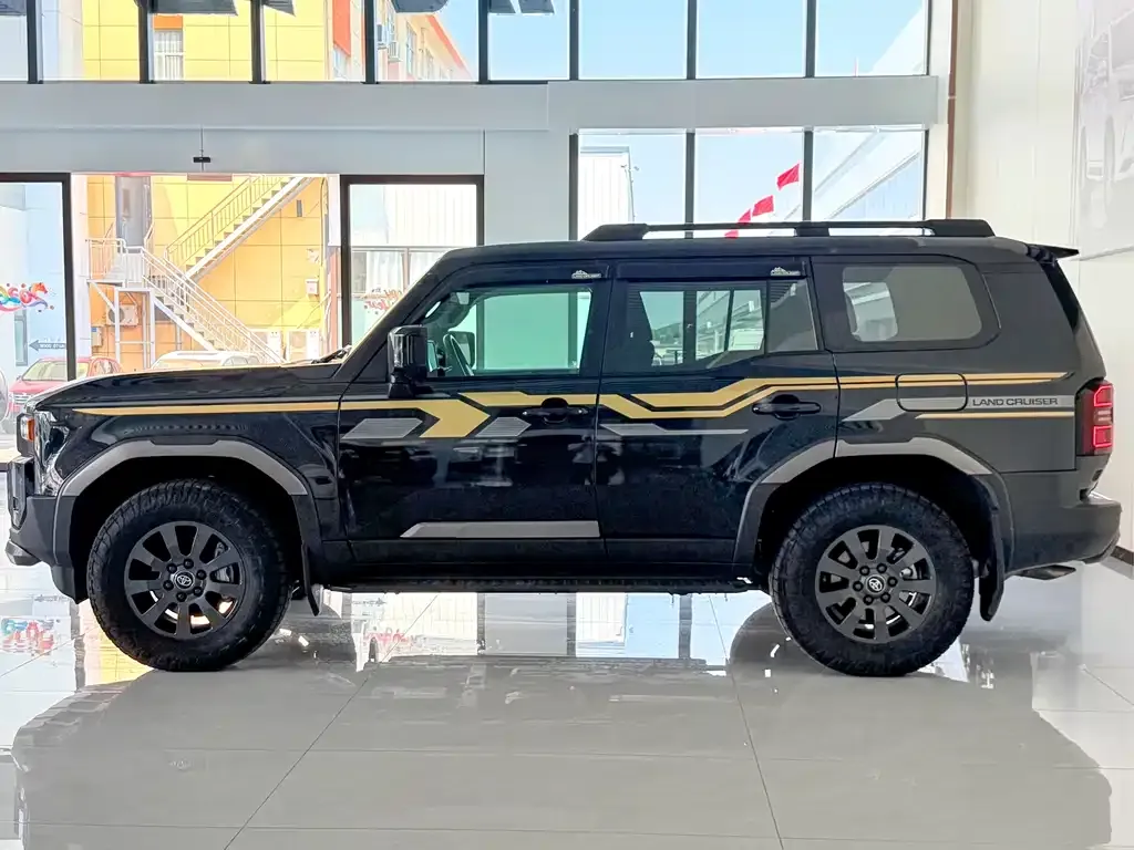 Toyota Prado — фото 6