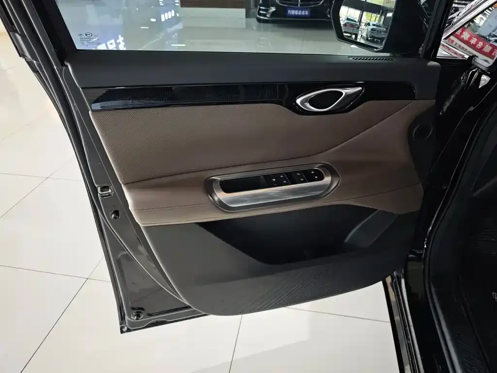 GAC Motor Trumpchi E8 — фото 7