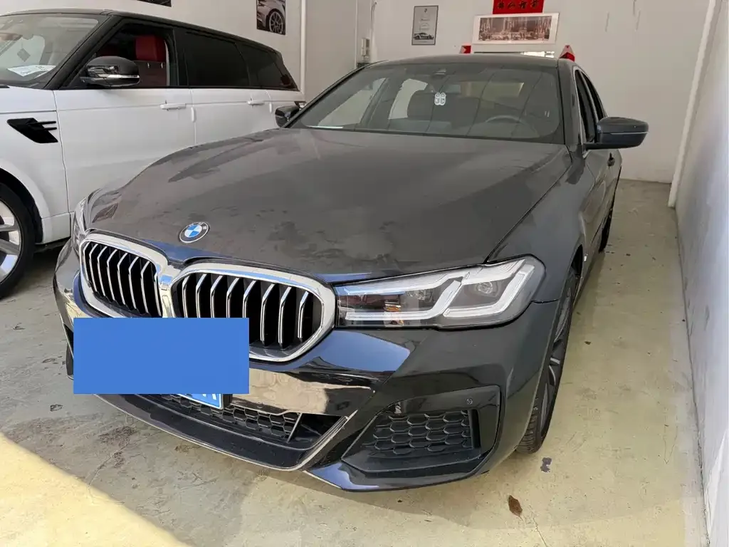 BMW 5 Series — фото 1