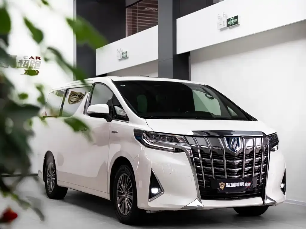 Toyota Alphard — фото 4