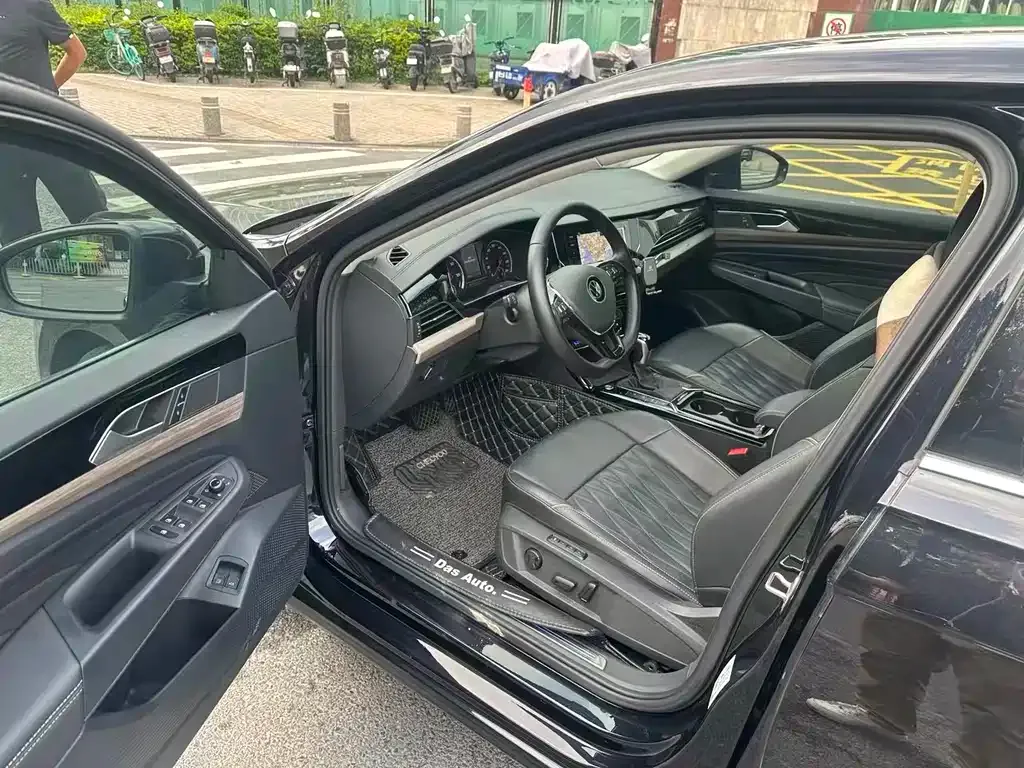 Volkswagen Passat New Energy — фото 8
