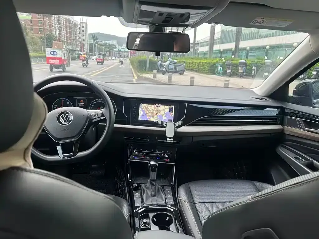 Volkswagen Passat New Energy — фото 4