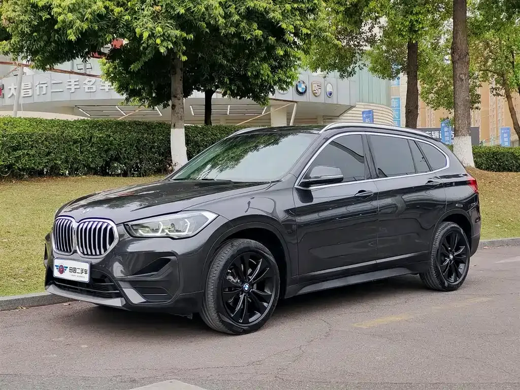 BMW X1 — фото 1