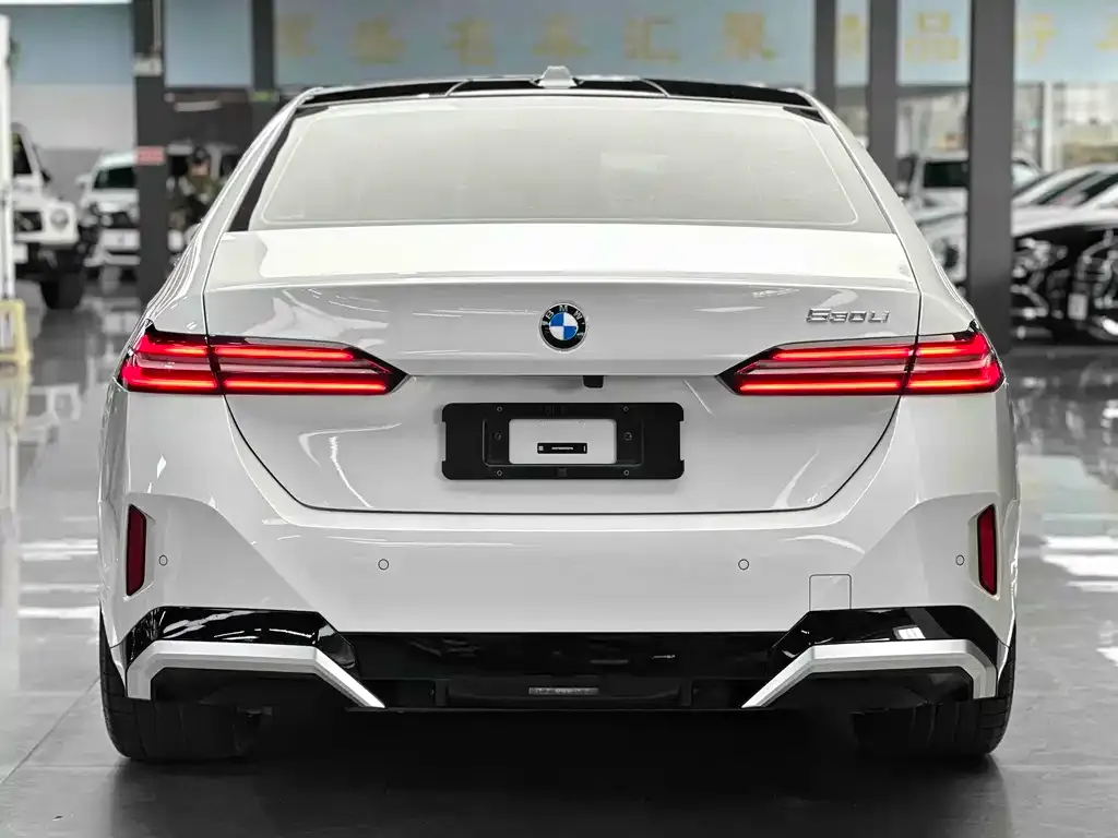 BMW 5 Series — фото 3