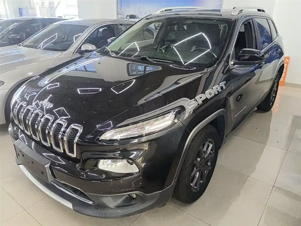 Jeep Cherokee — фото 1