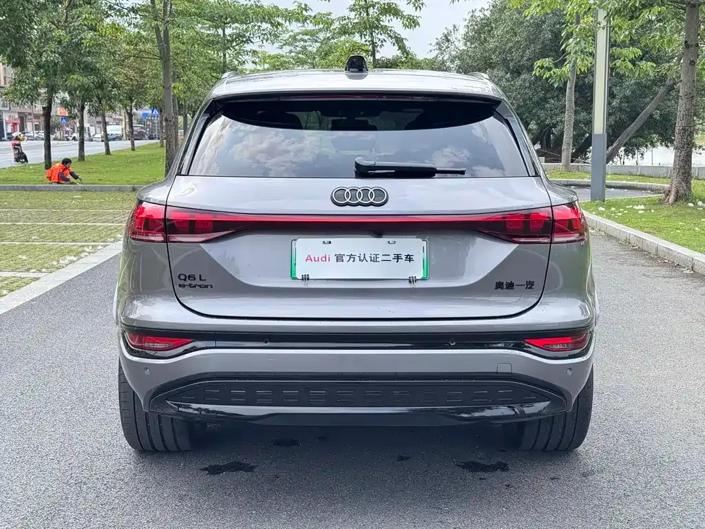 Audi Q6L e-tron — фото 8