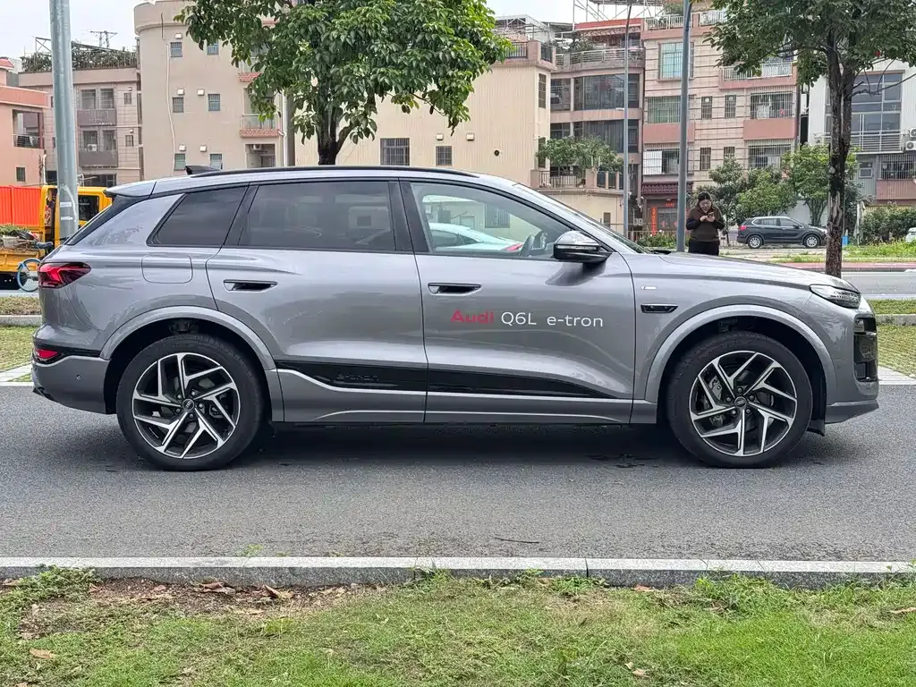 Audi Q6L e-tron — фото 10
