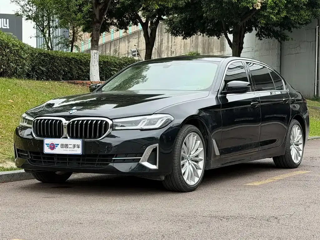 BMW 5 Series — фото 1