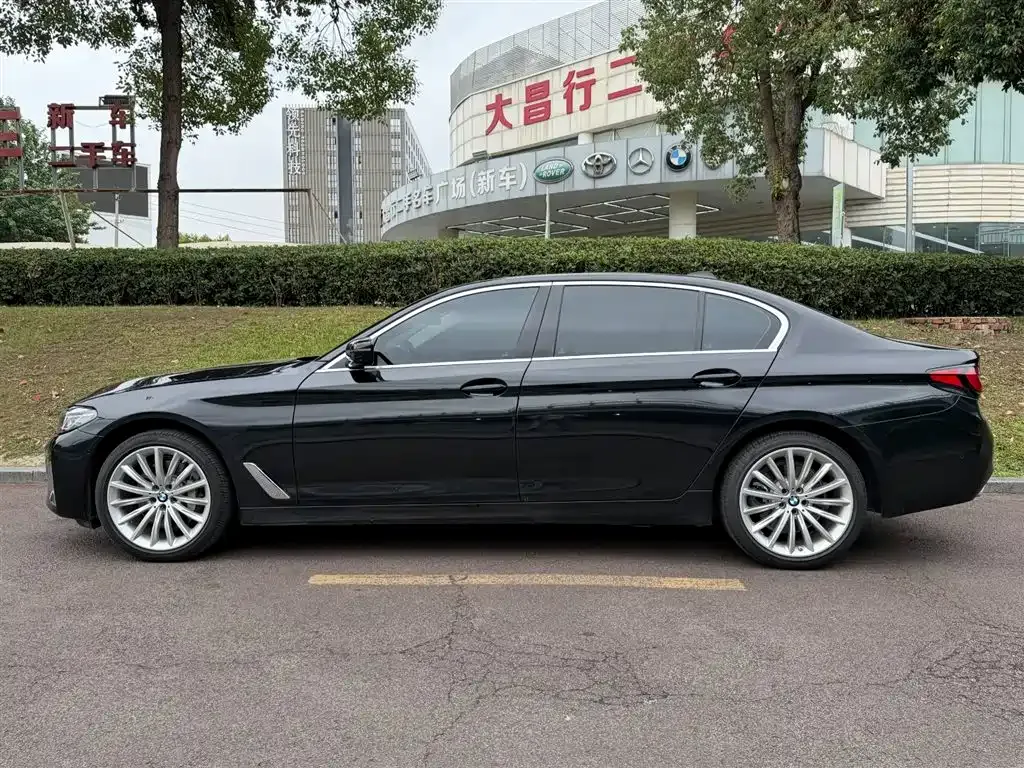 BMW 5 Series — фото 9