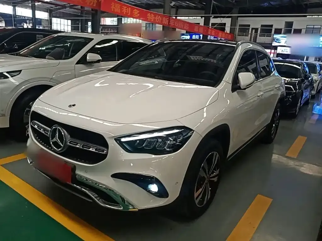 Mercedes-Benz GLA — фото 1