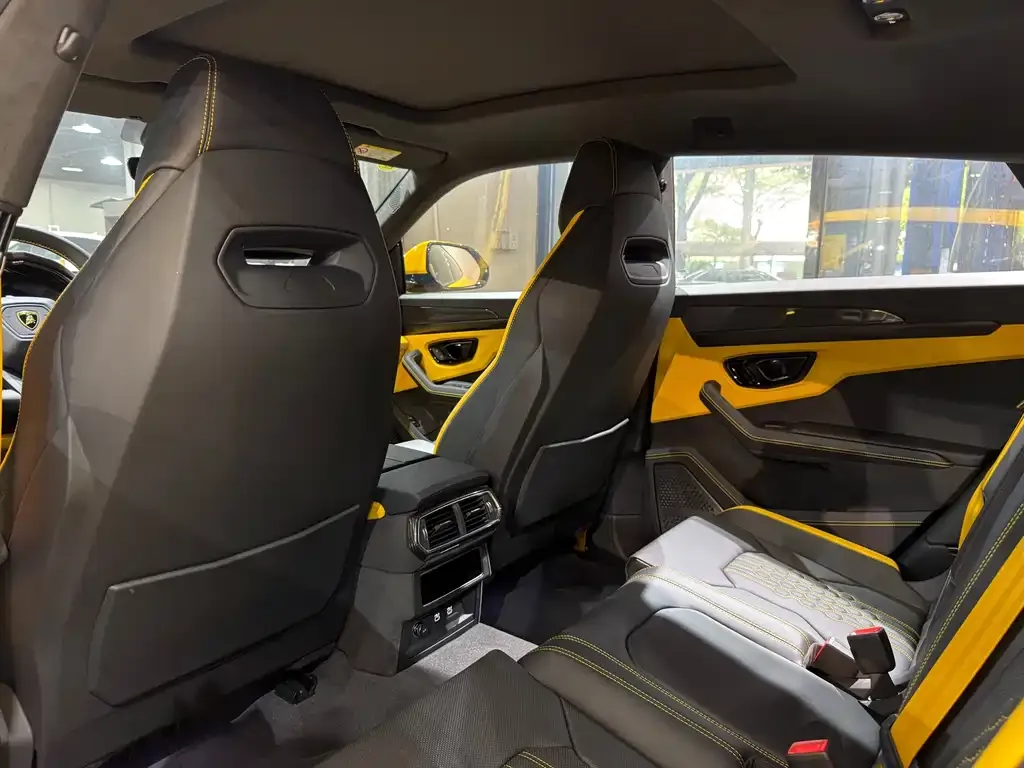 Lamborghini Urus SE — фото 2