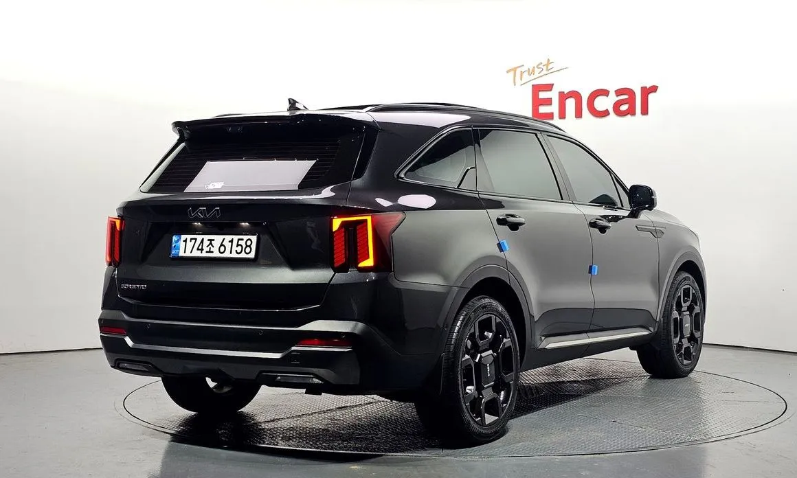 Kia Sorento — фото 7