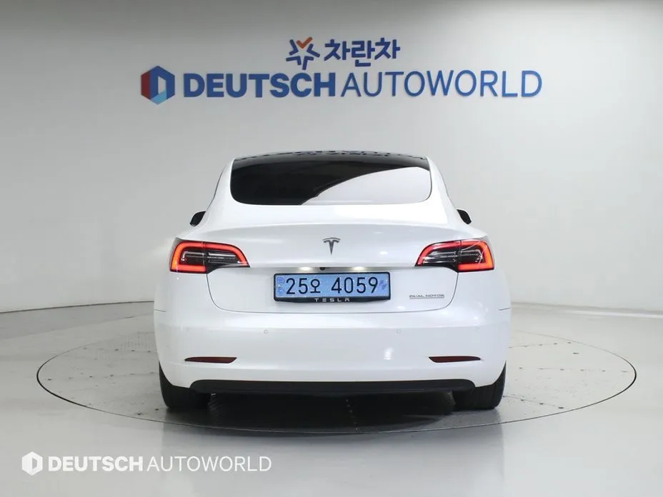 Tesla Model 3 — фото 2