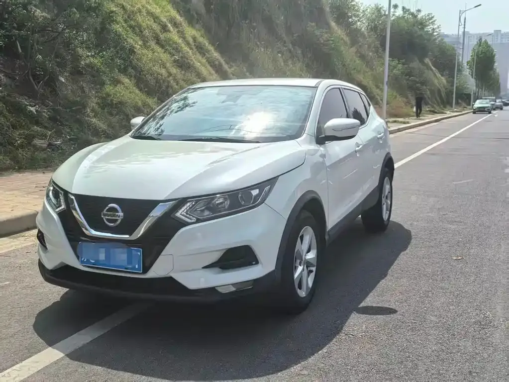 Nissan Qashqai — фото 1