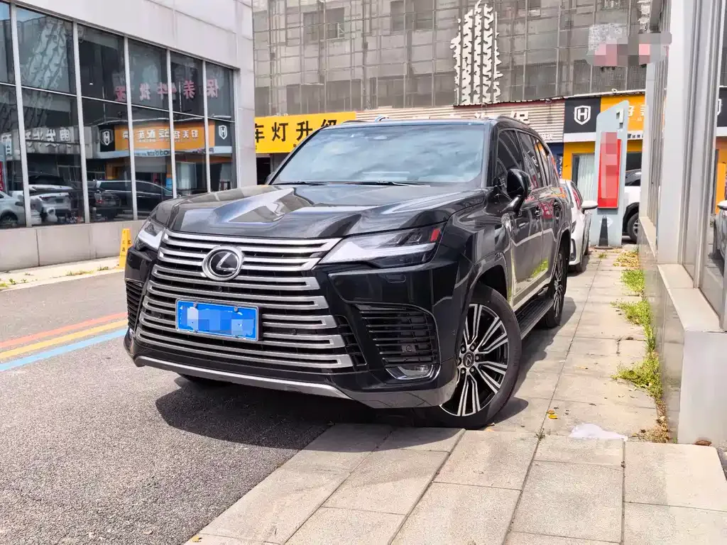 Lexus LX — фото 1