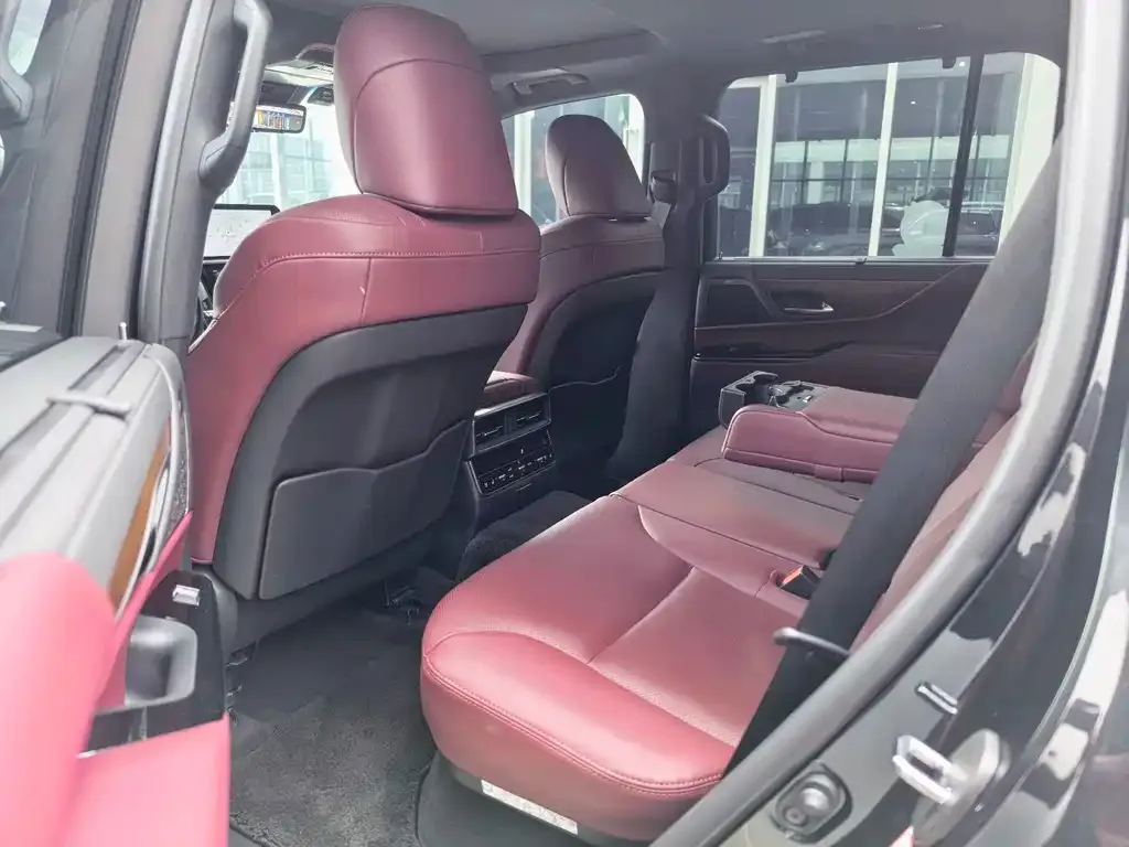 Lexus LX — фото 2