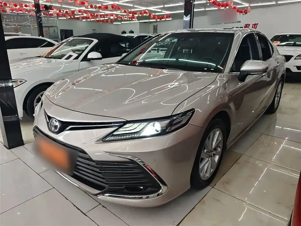 Toyota Camry — фото 6