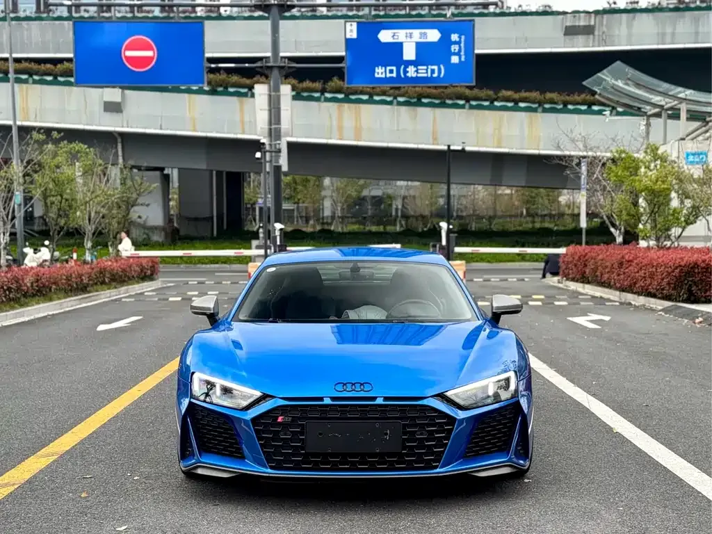 Audi R8 — фото 1
