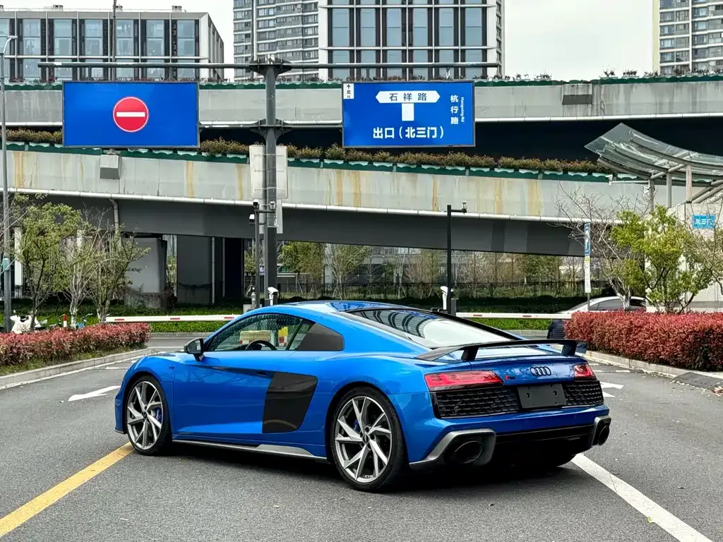 Audi R8 — фото 2