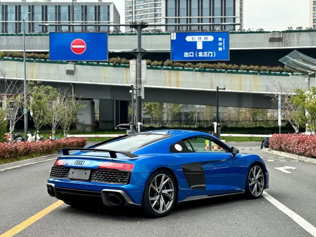 Audi R8 — фото 6