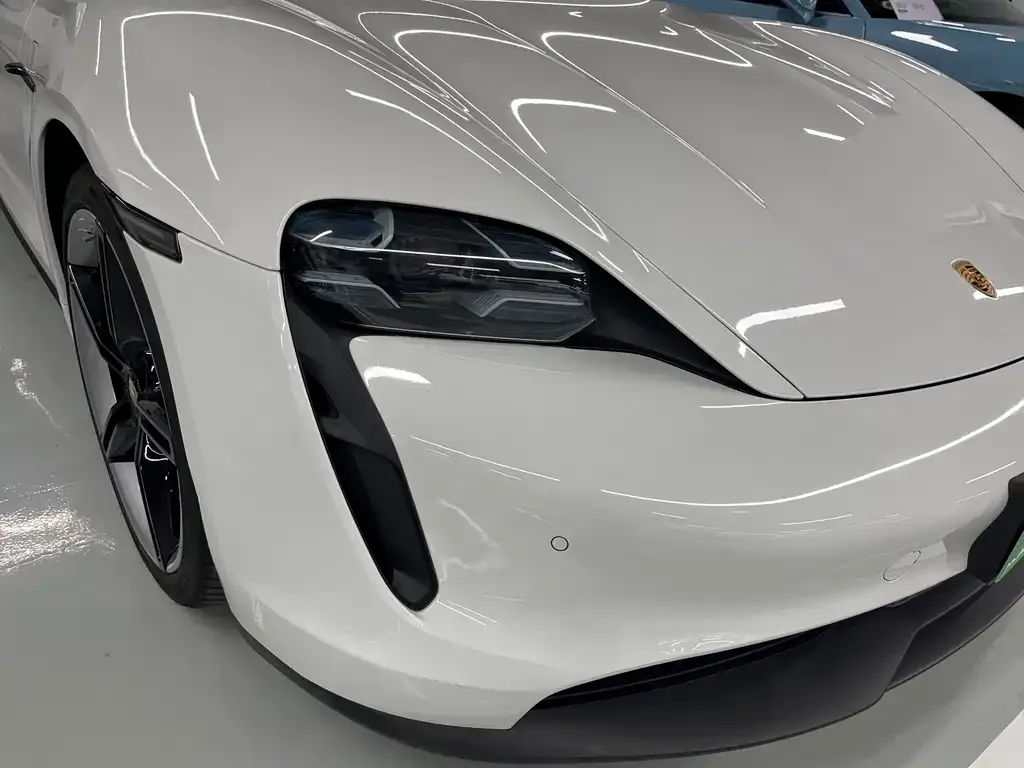 Porsche Taycan — фото 9