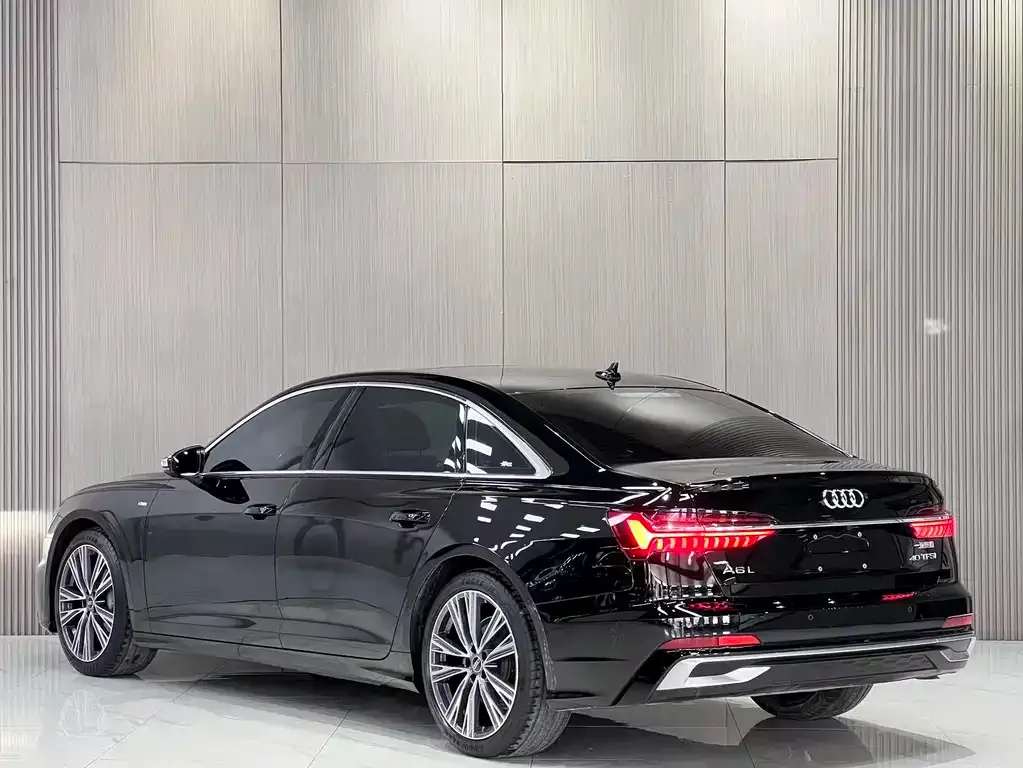 Audi A6L — фото 10