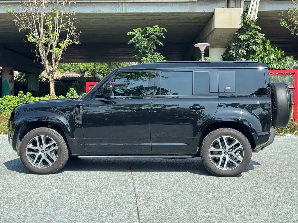 Land Rover Defender — фото 10