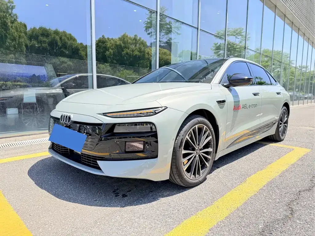 Audi 奥迪A6L e-tron — фото 1