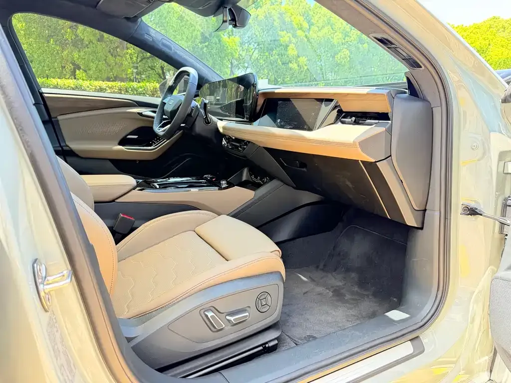 Audi 奥迪A6L e-tron — фото 5