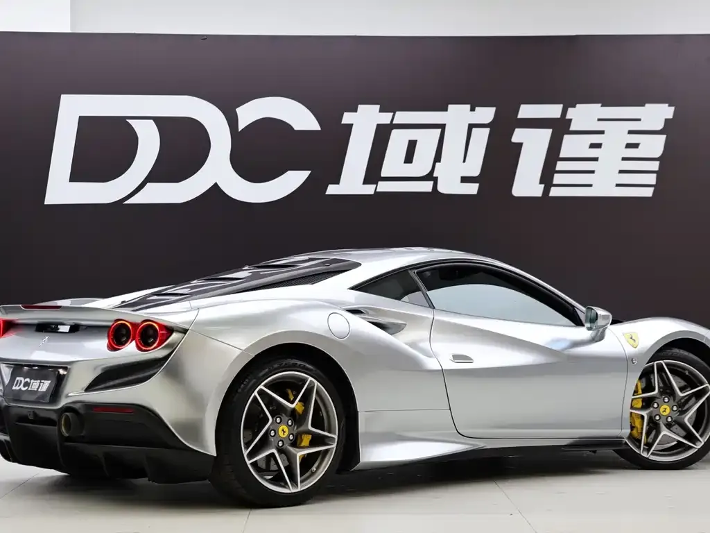 Ferrari F8 — фото 7