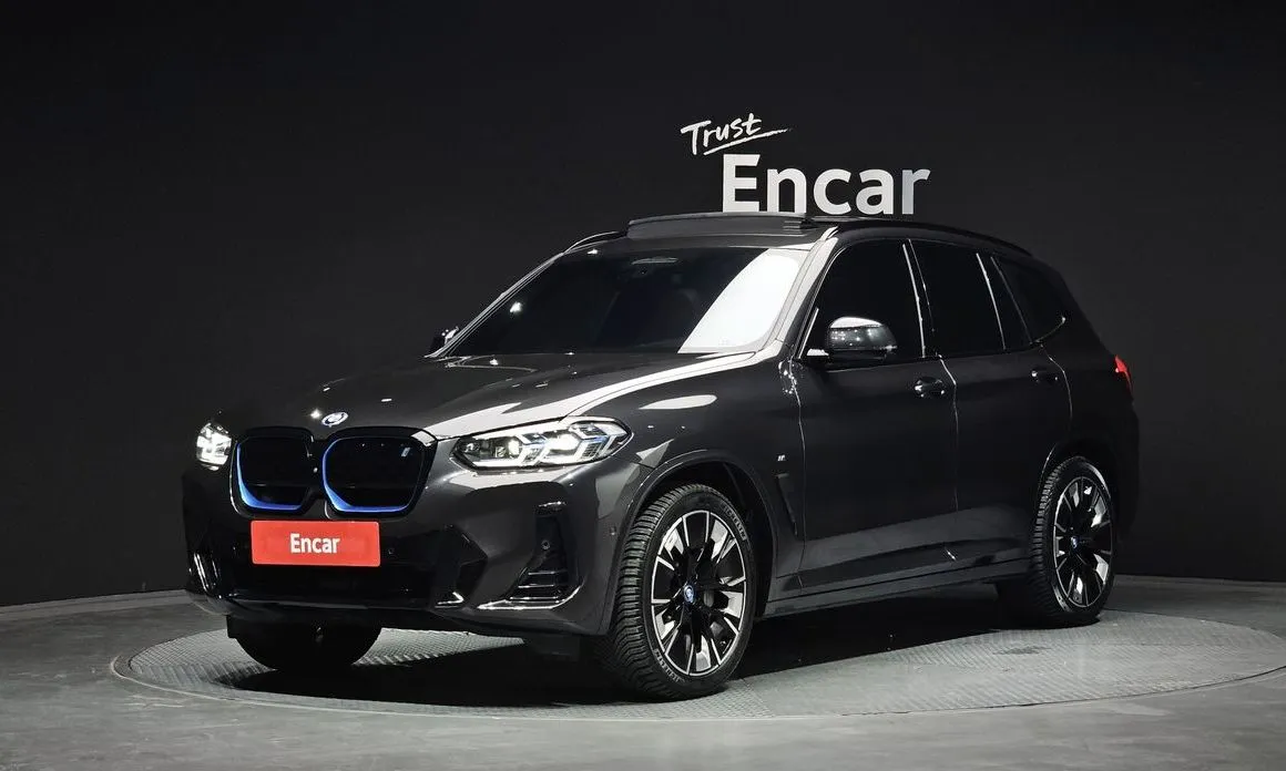 BMW iX3 — фото 1