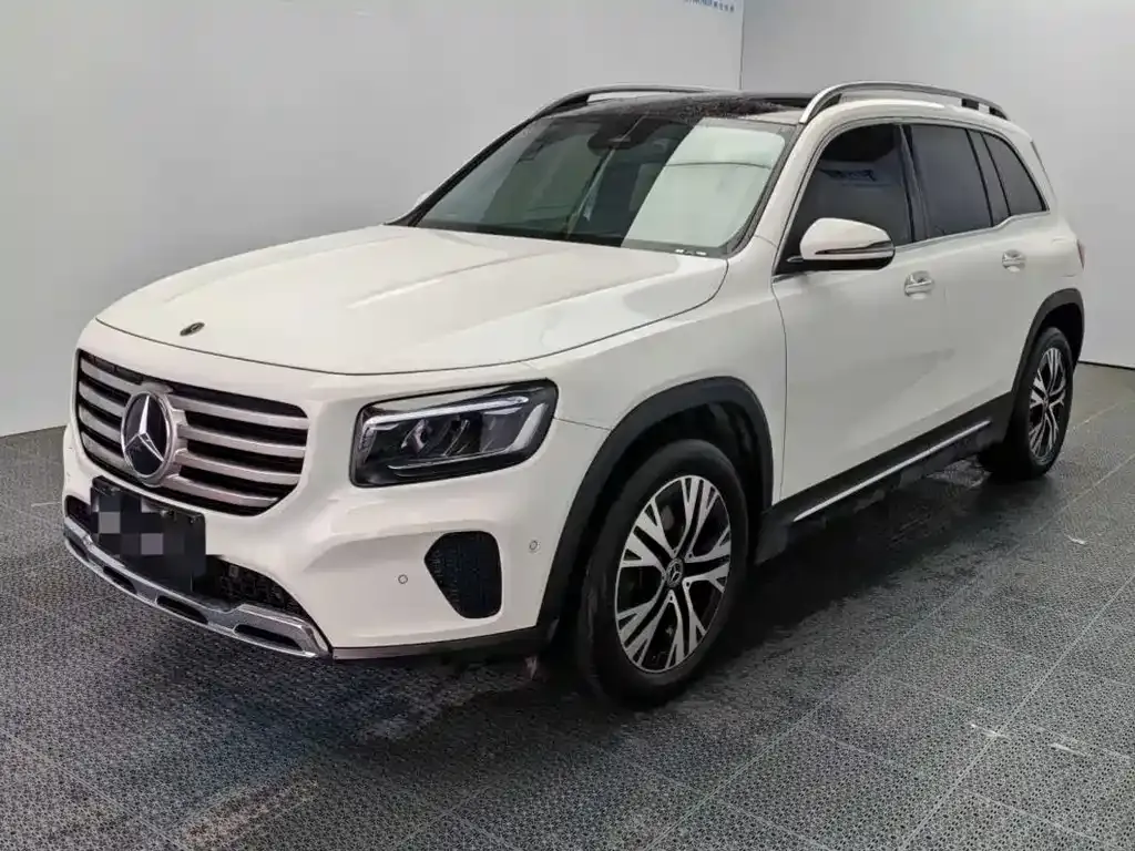 Mercedes-Benz GLB — фото 1